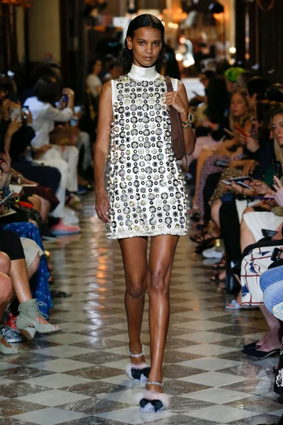 Look 22